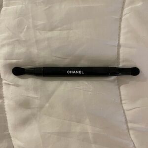 Chanel dual ended eyeshadow brush